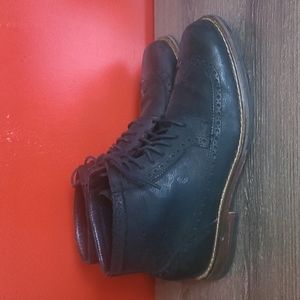 Cole haan black leather boots/shoes size 8 men